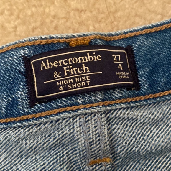 Abercrombie High Rise 4” Short - Picture 3 of 3